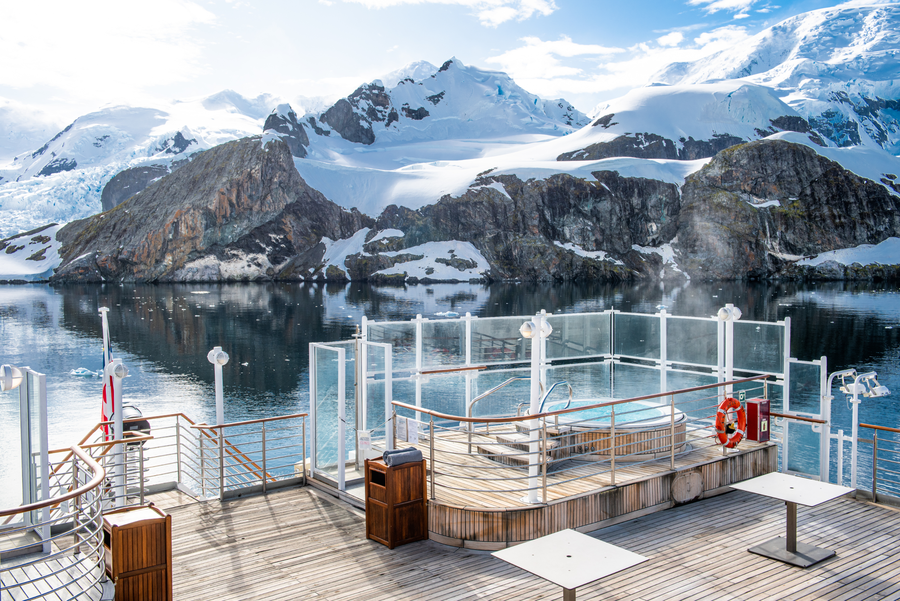 Jacuzzi on deck, Exploris One