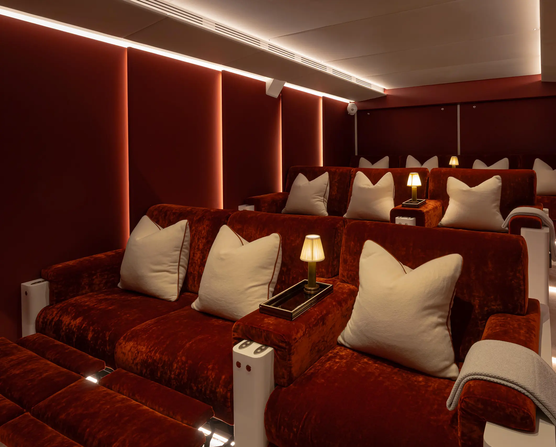 The cosy onboard cinema, Aqua Lares
