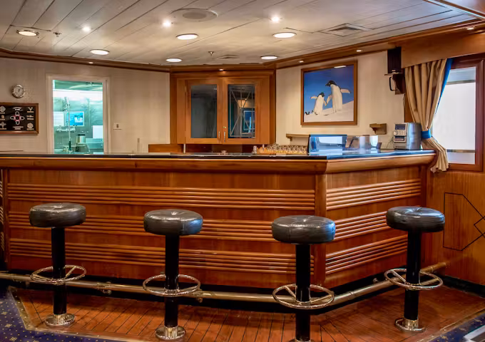 Expedition's Clipper Club Bar