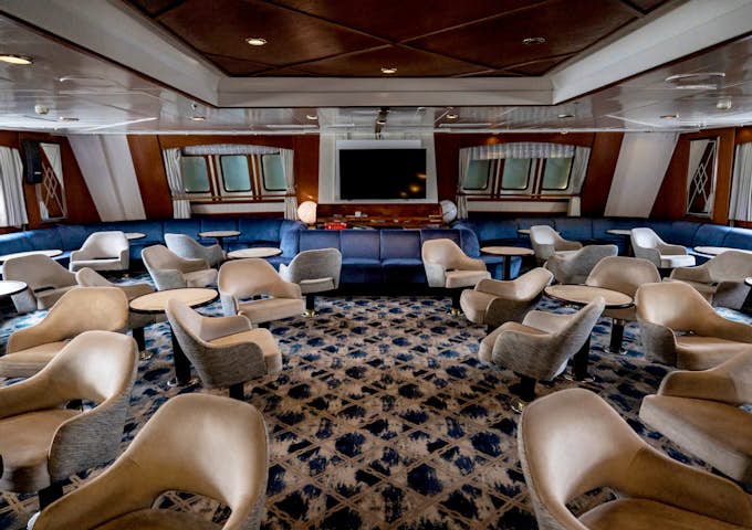 Main Lounge, Expedition