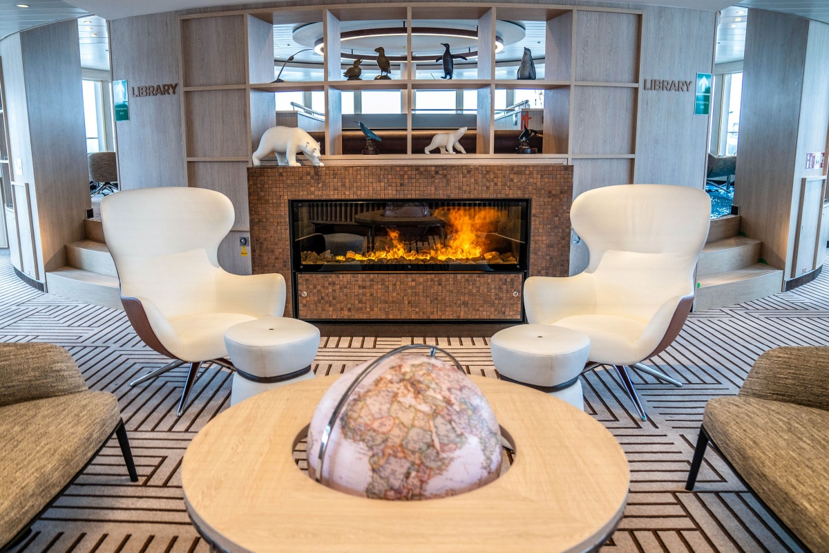 National Geographic Endurance's lounge