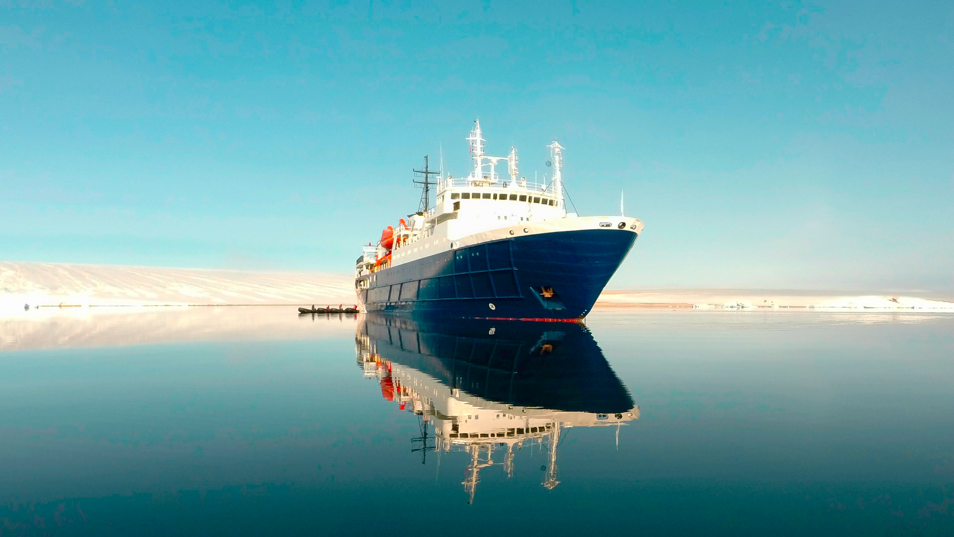 Arctic ship Ortelius in Svalbard