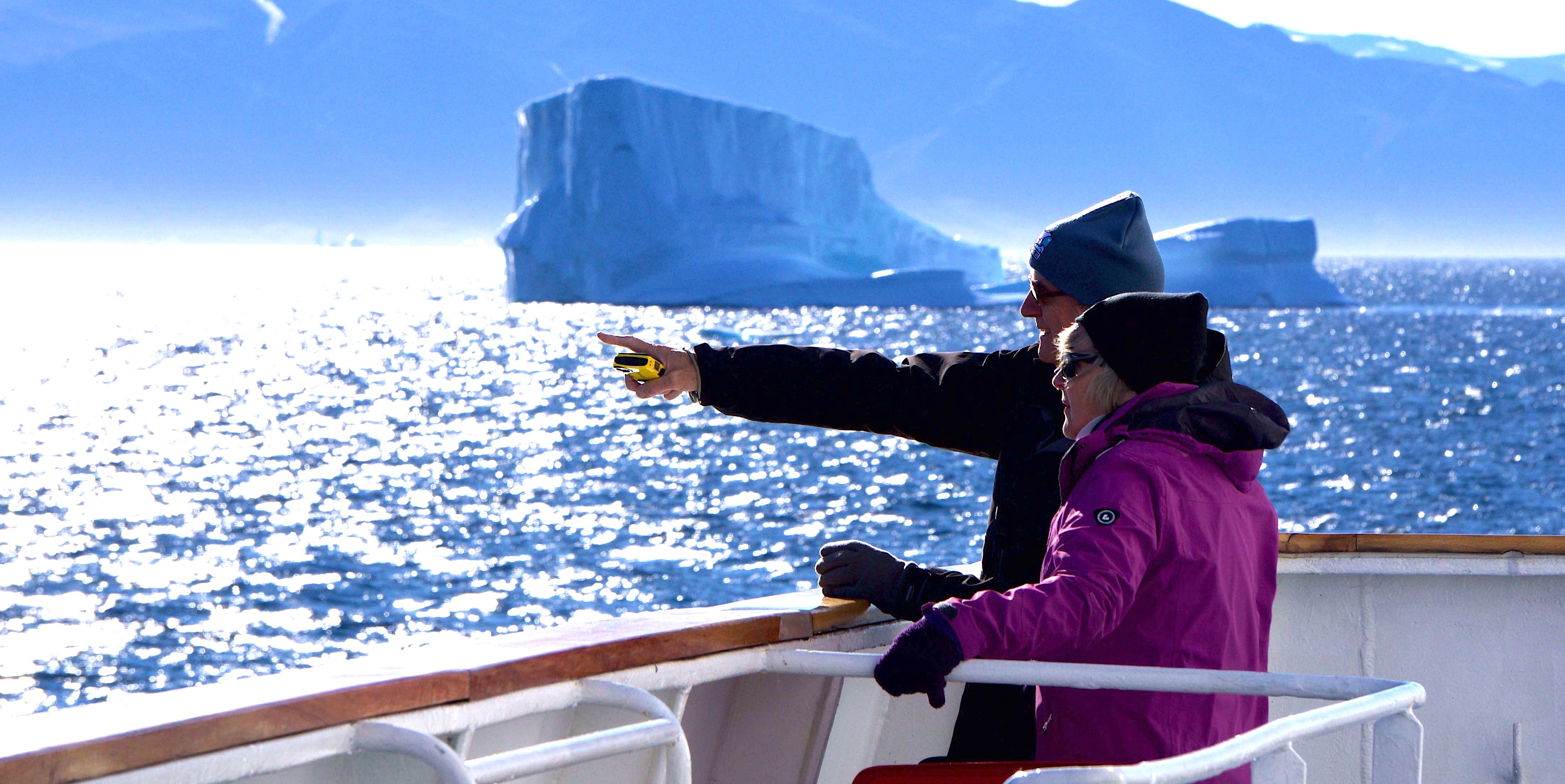 passenger-pointing-banner