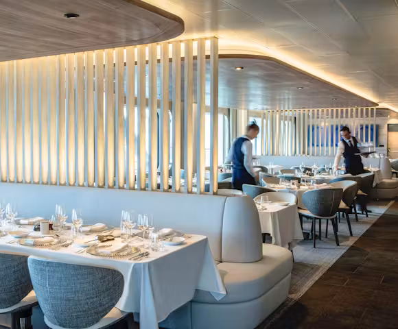 Restaurant on board Le Commandant Charcot