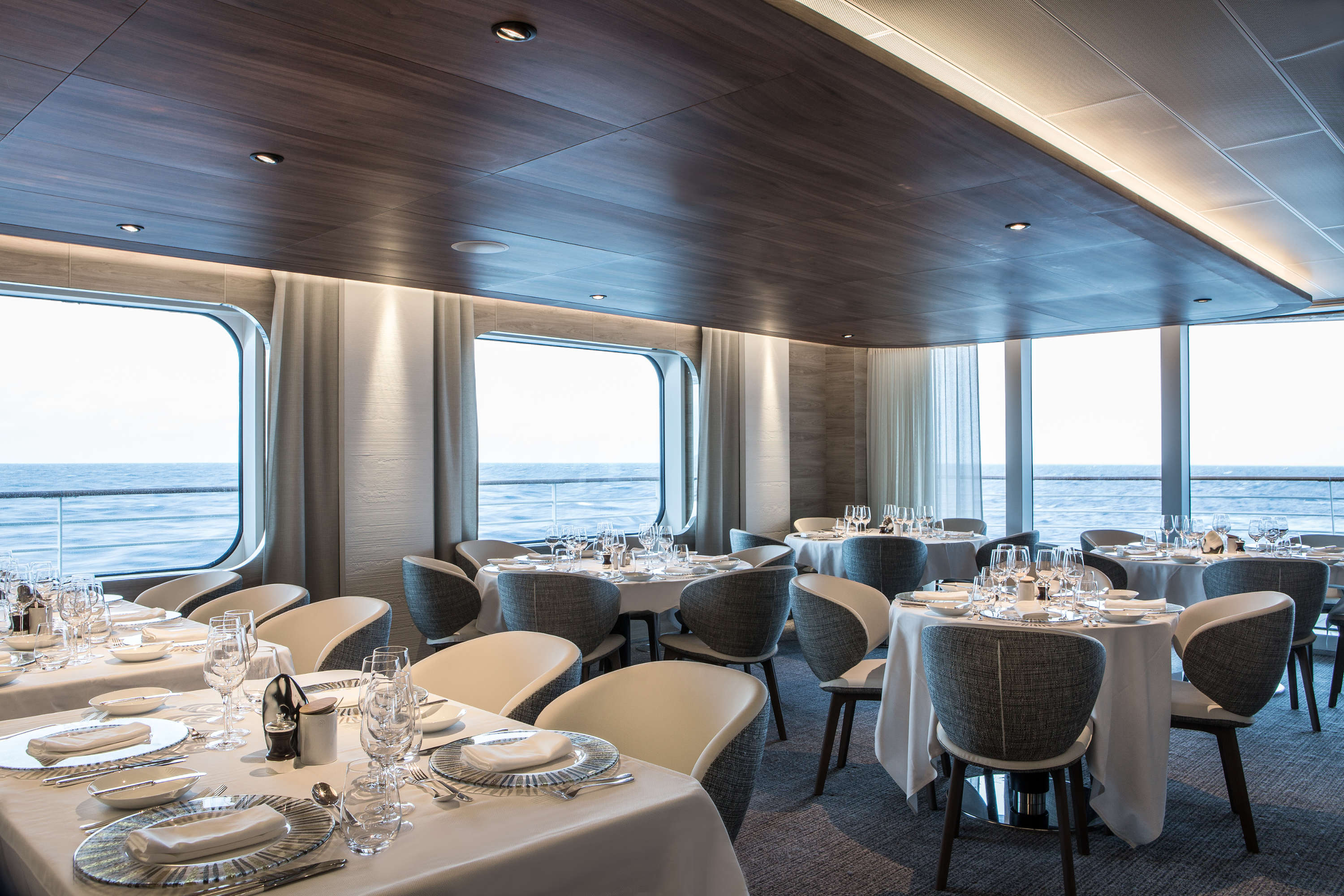 Restaurant on board Le Commandant Charcot