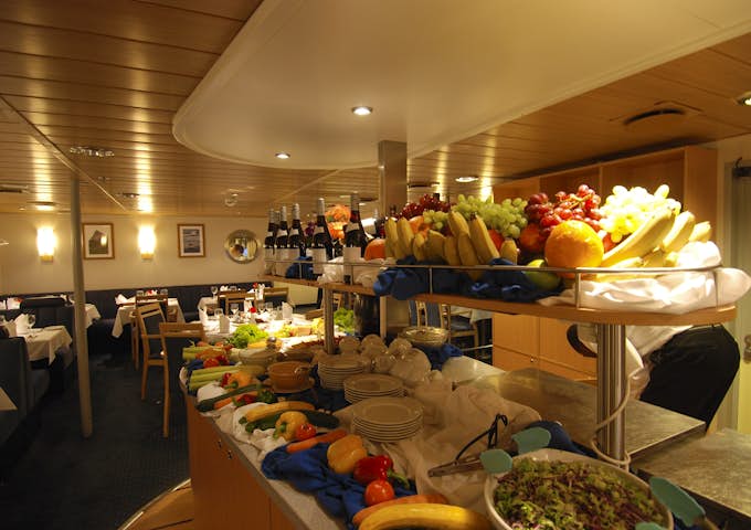 PQU_3_SUNDQUIST_RTD_QUEST_BREAKFAST