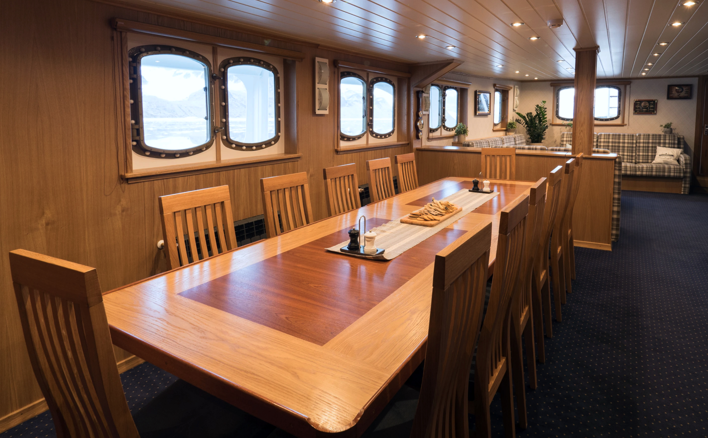 M/S Sjøveien Dining Room