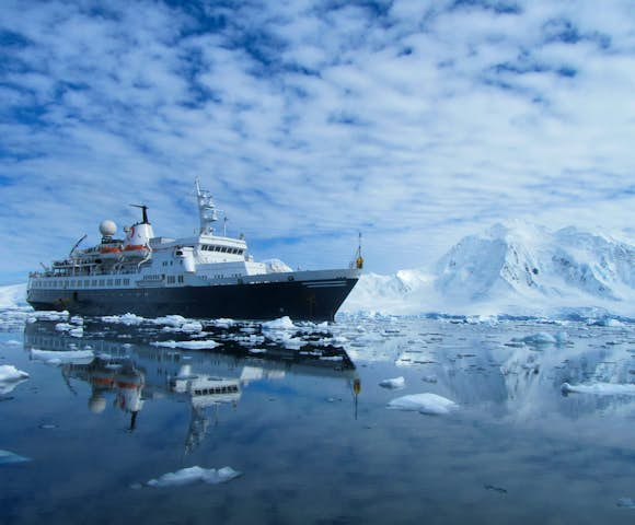 Ocean Adventurer - Arctic Ship