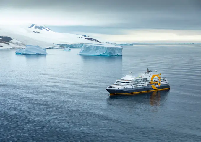 Ultramarine, Arctic vessel