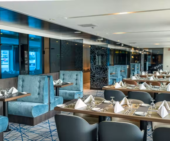 Ultramarine, Arctic vessel