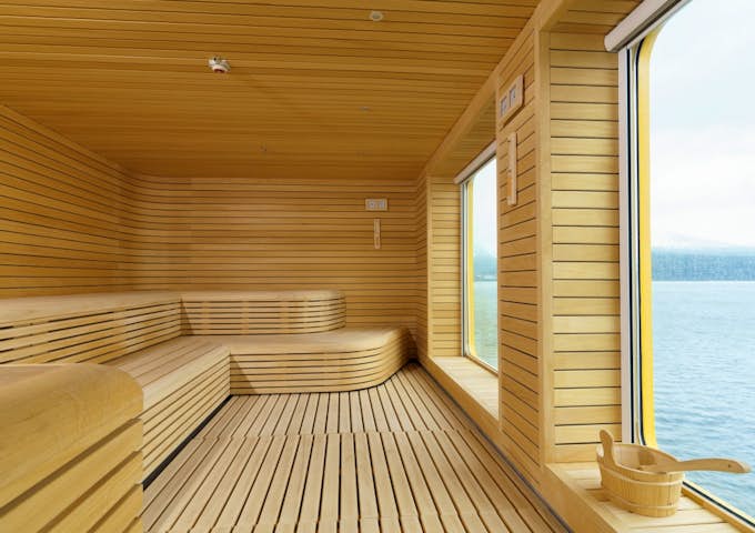 Ultramarine, Arctic vessel