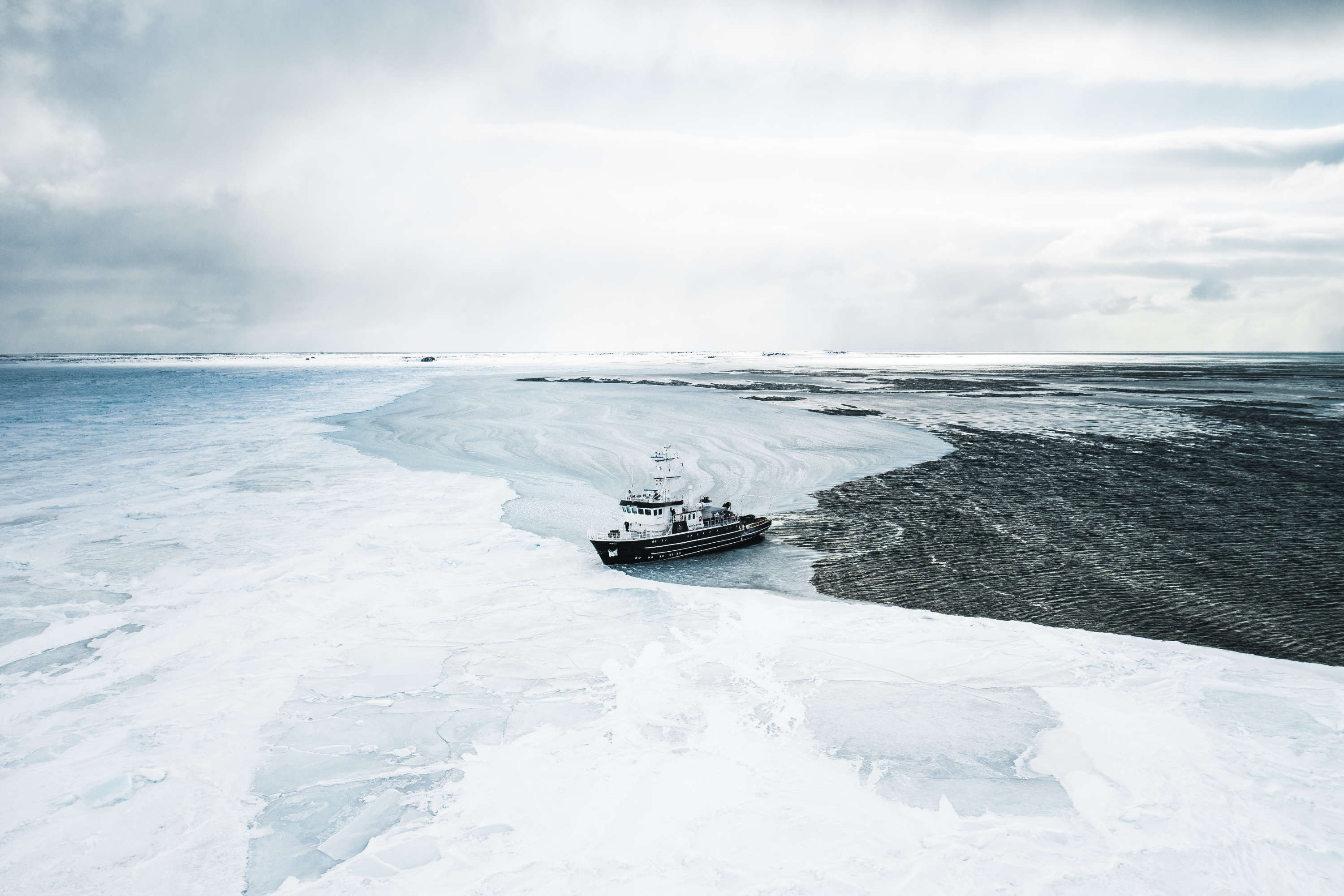 RV Kinfish at the edge of the ice