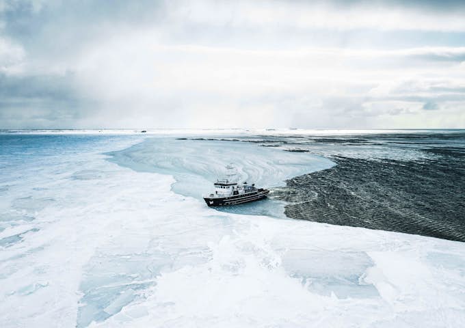 RV Kinfish at the edge of the ice