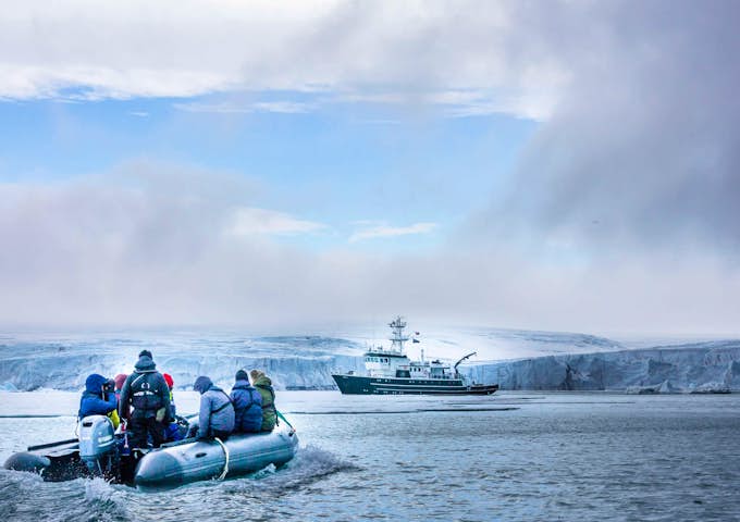 Zodiac expedition from RV Kinfish