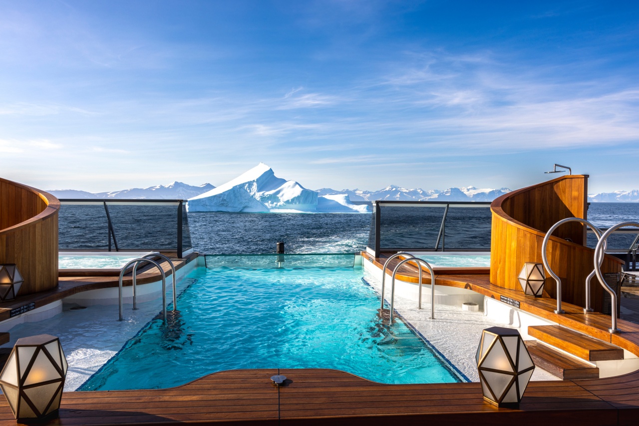 Exterior Swimming Pool, Seabourn Venture