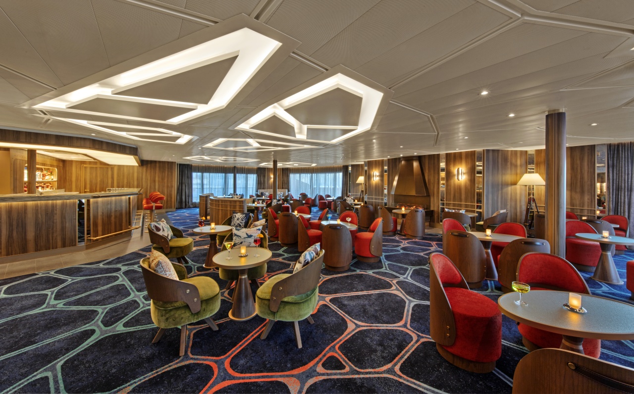 The Club, Seabourn Venture