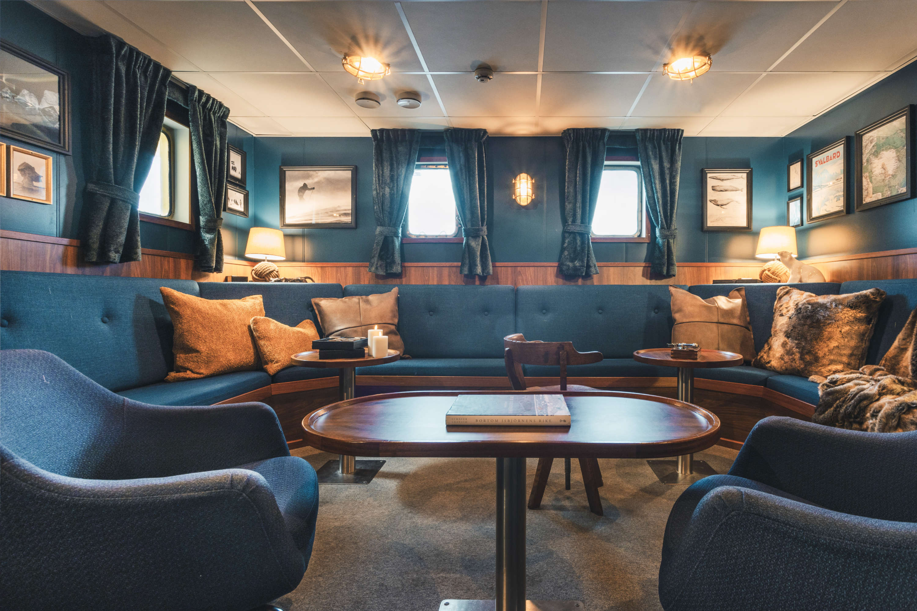 The Lounge on MV Freya