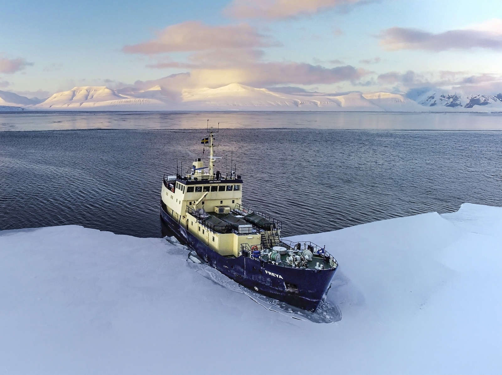 MV Freya heading into Arctic ice