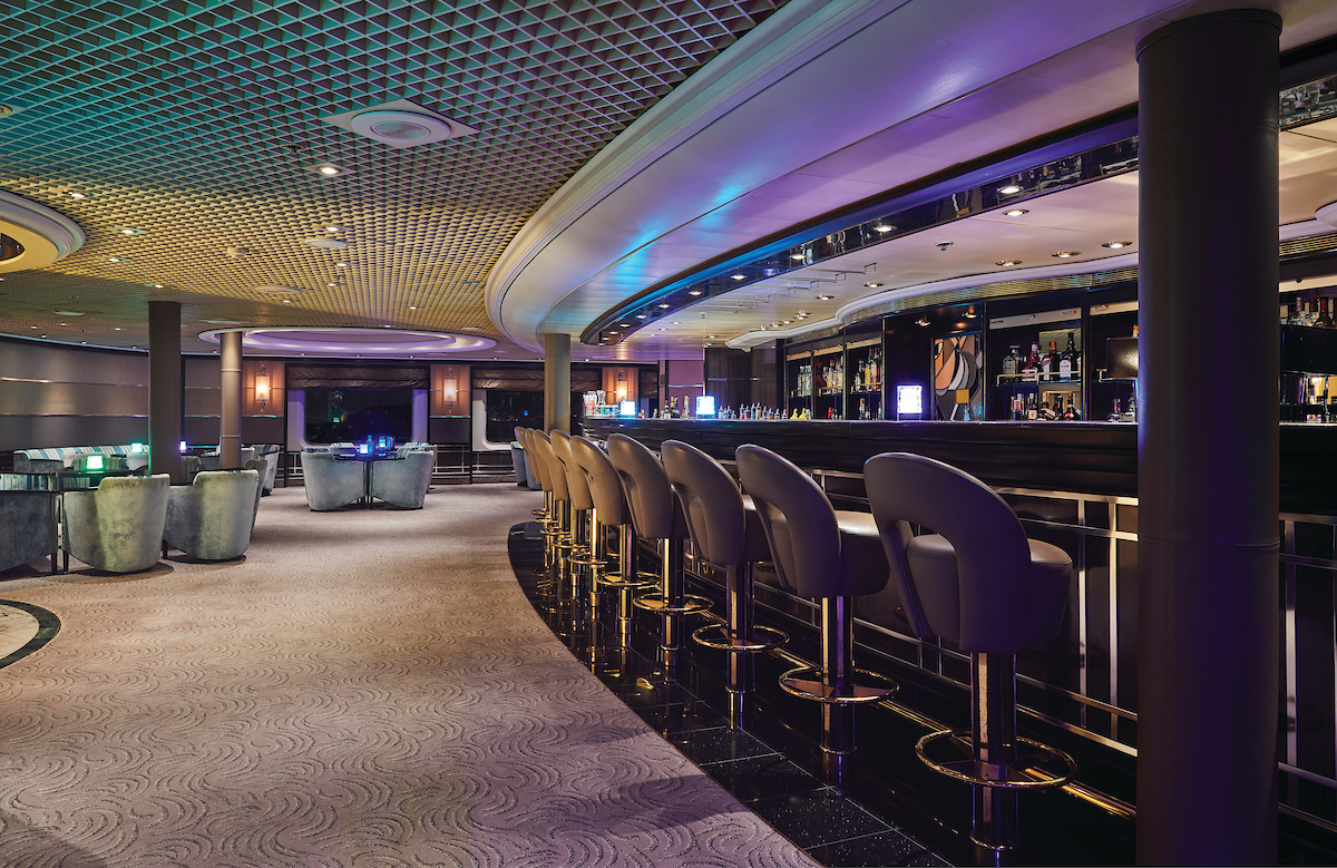 Bar onboard Silver Wind, Arctic vessel