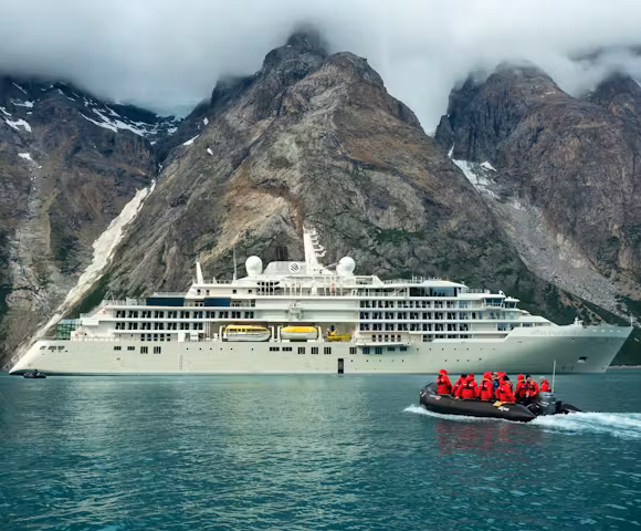 Silver Endeavour in the Arctic