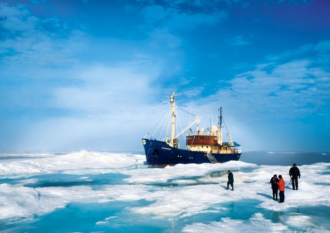 STOCK_4_STOCK_RTD_SHIPEXTERIOR3