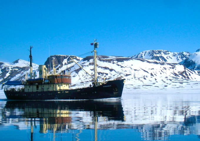 STOCK_4_STOCK_RTD_SHIPEXTERIOR6