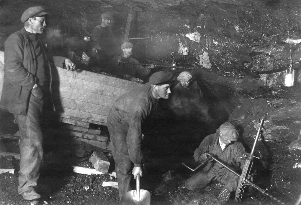 Mining in Svalbard in 1918